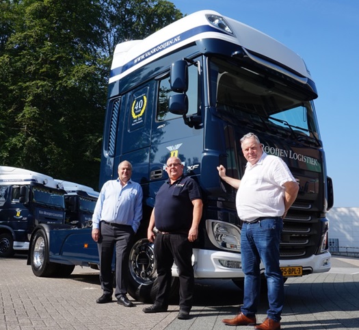 DAF-XF-De-Burgh-Van_Rooijen_Groepsfoto