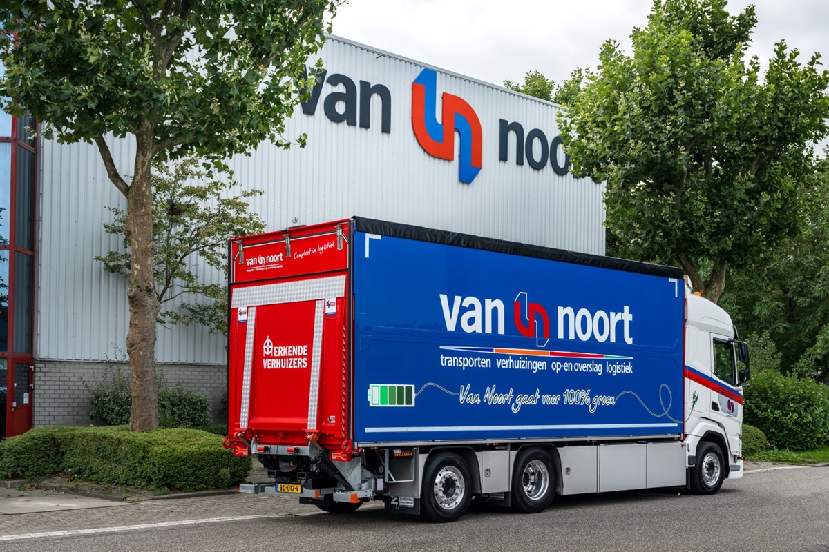 1_VanNoort_DAF_XF_BEV