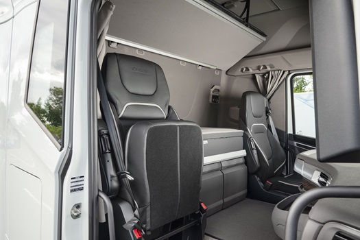 1008-DAF-XF-Electric-Foldable-Co-Driver-Seat