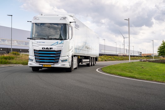 1813-New-Generation-DAF-XF-Electric